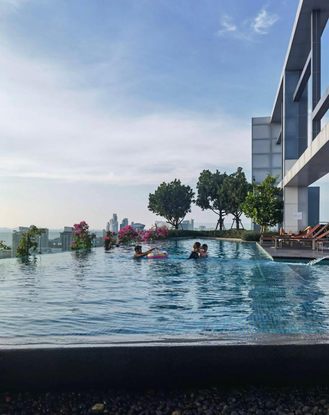 芭提雅fnb Central 无边泳池 Pattaya Exterior foto